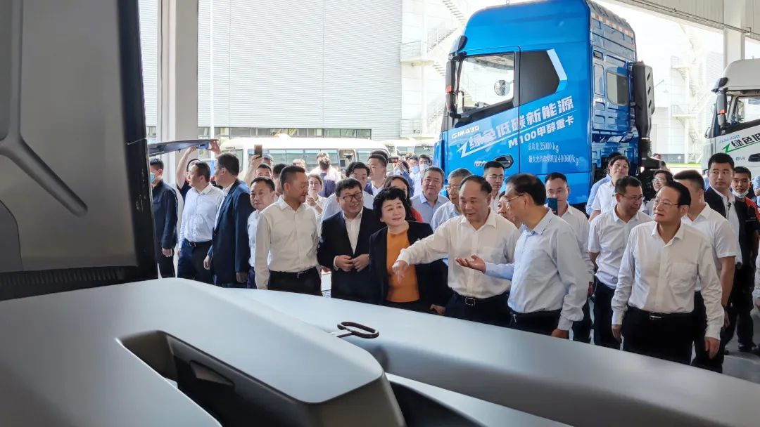 國務院總理李克強考察吉利新能源商用車上饒低碳數智工廠