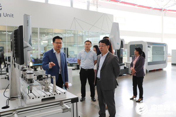 中關(guān)村新型電池技術(shù)創(chuàng)新聯(lián)盟秘書長(zhǎng)于清教一行參觀考察?？怂箍抵圃熘悄?/></p><p style=