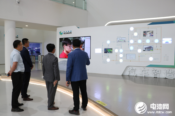 中關(guān)村新型電池技術(shù)創(chuàng)新聯(lián)盟秘書長(zhǎng)于清教一行參觀考察?？怂箍抵圃熘悄?/></p><p style=