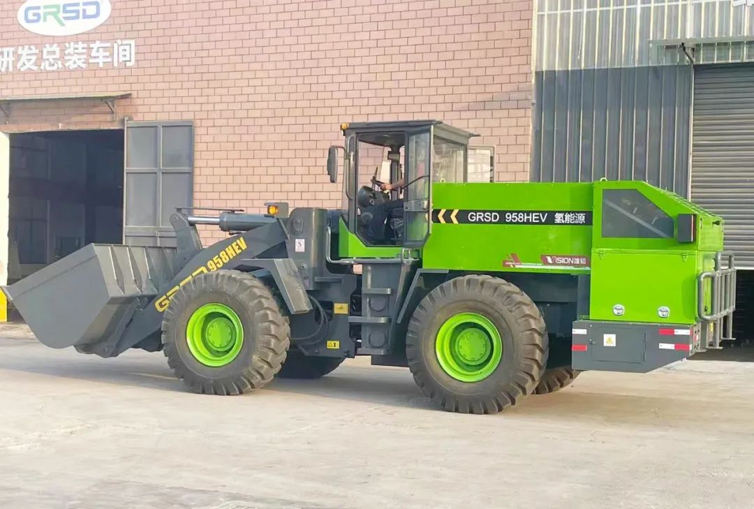 雄韜氫雄配套！國內首臺氫能裝載機下線