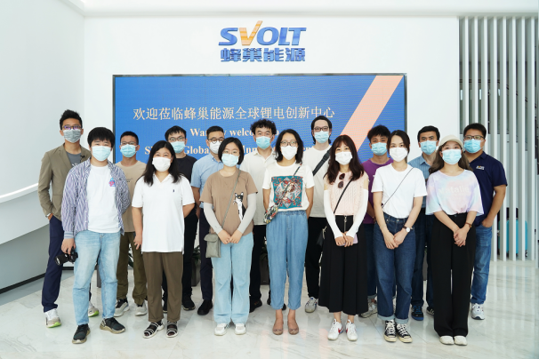 走進蜂巢創(chuàng)新中心 直擊短刀針刺