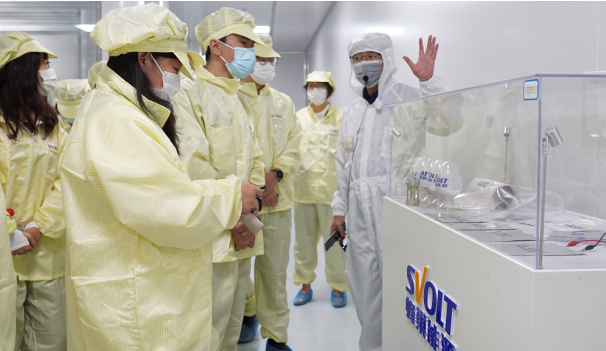 走進蜂巢創(chuàng)新中心 直擊短刀針刺