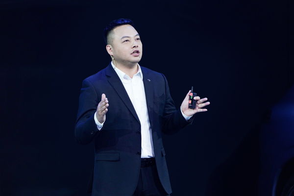 奇瑞汽車股份有限公司副總經(jīng)理、奇瑞汽車營銷公司總經(jīng)理、捷途汽車總經(jīng)理李學(xué)用發(fā)布鯤鵬超級(jí)性能電混C-DM