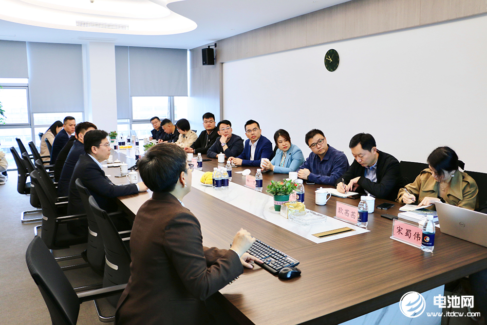 中國電池新能源產業鏈調研團一行參觀考察鑫鉑瑞
