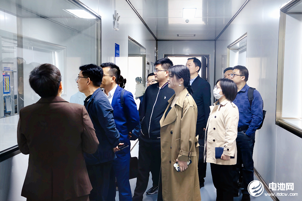 中國電池新能源產業鏈調研團一行參觀考察鑫鉑瑞