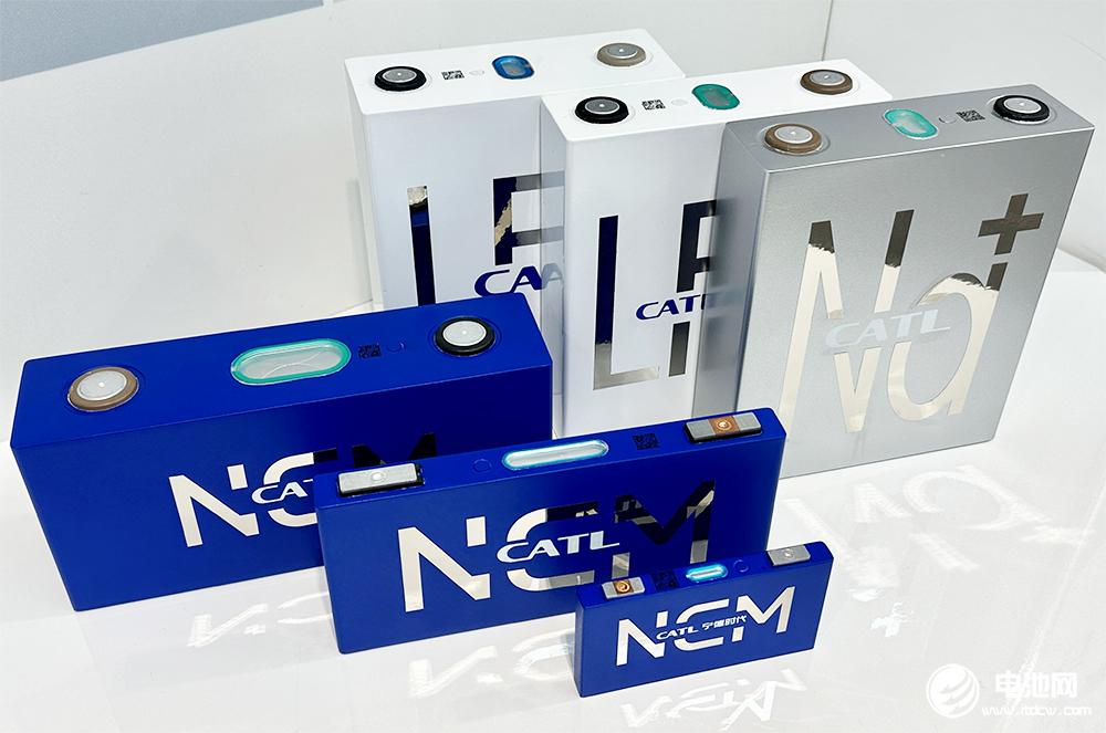 產(chǎn)業(yè)鏈爭先布局 出口爆發(fā)式增長！我國動力電池高質(zhì)量“續(xù)航”