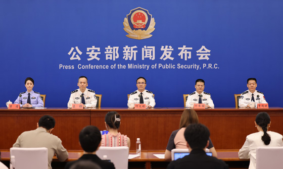 公安部:進(jìn)一步放寬城市道路對(duì)新能源廂式和封閉式貨車(chē)通行限制