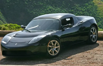 搭載了53kWh容量松下18650圓柱鈷酸鋰電池的Tesla Roadster一代 搭載了53kWh容量松下18650圓柱鈷酸鋰電池的Tesla Roadster一代