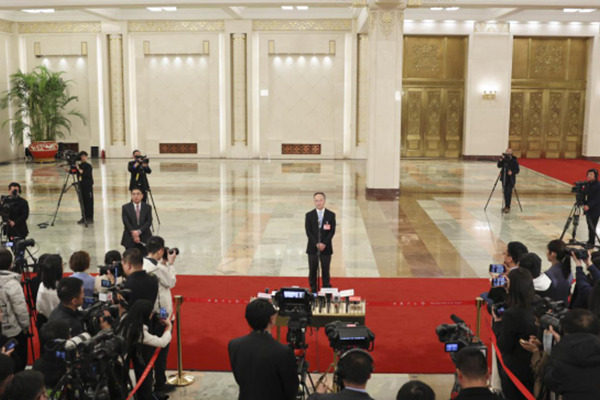 金融監管總局：研究降低乘用車貸款首付比 進一步優化新能源車險定價機制