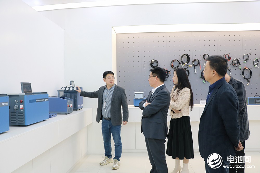 中國電池新能源產業鏈調研團一行參觀考察固恒能源