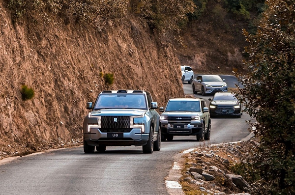 新能源轉(zhuǎn)型賽事過半！燃油車進入“倒計時”