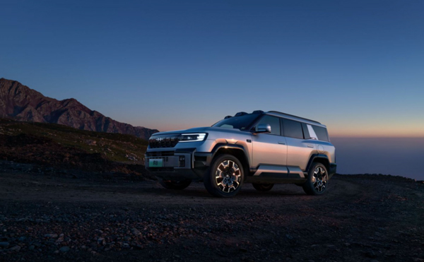 國(guó)貨旗艦來(lái)了！比亞迪華為聯(lián)合發(fā)布方程豹 豹8上市，售價(jià)37.98萬(wàn)元起