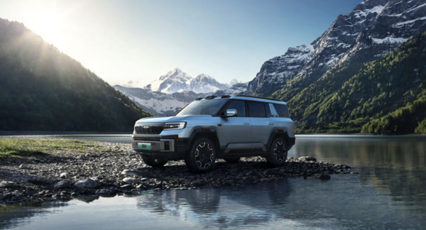 國(guó)貨旗艦來(lái)了！比亞迪華為聯(lián)合發(fā)布方程豹 豹8上市，售價(jià)37.98萬(wàn)元起