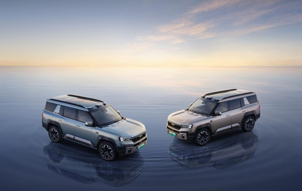 國(guó)貨旗艦來(lái)了！比亞迪華為聯(lián)合發(fā)布方程豹 豹8上市，售價(jià)37.98萬(wàn)元起