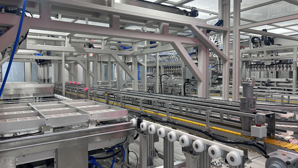 打造超充系！云山動(dòng)力超充大圓柱電池量產(chǎn)正式通線